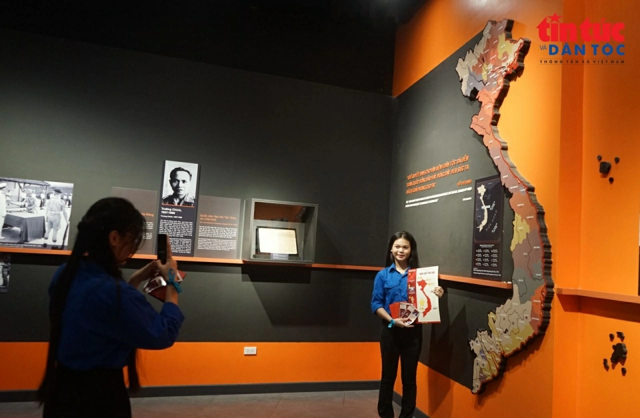 'Following the Golden Star': Bringing Vietnam’s history closer to young people