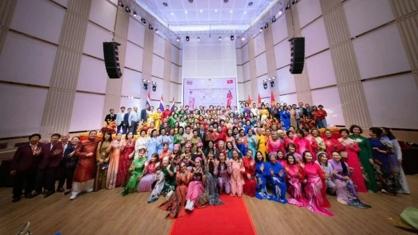 Vietnamese Ao Dai builds cultural bridges to millions of hearts