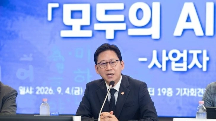 Korea to provide free AI agents for all citizens through messenger, texts