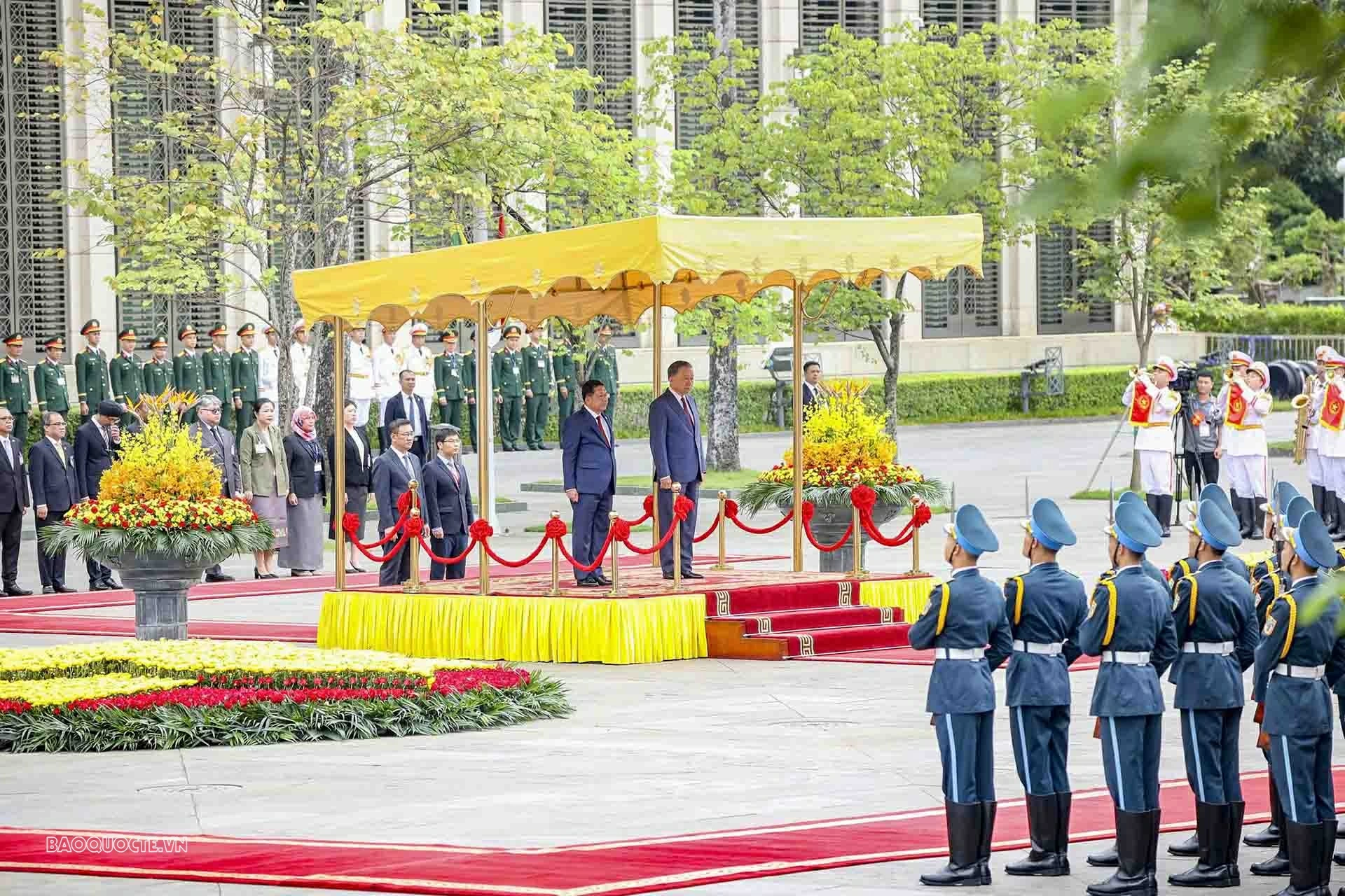 Welcome ceremony held for President of Myanmar Min Aung Hlaing and spouse in Hanoi