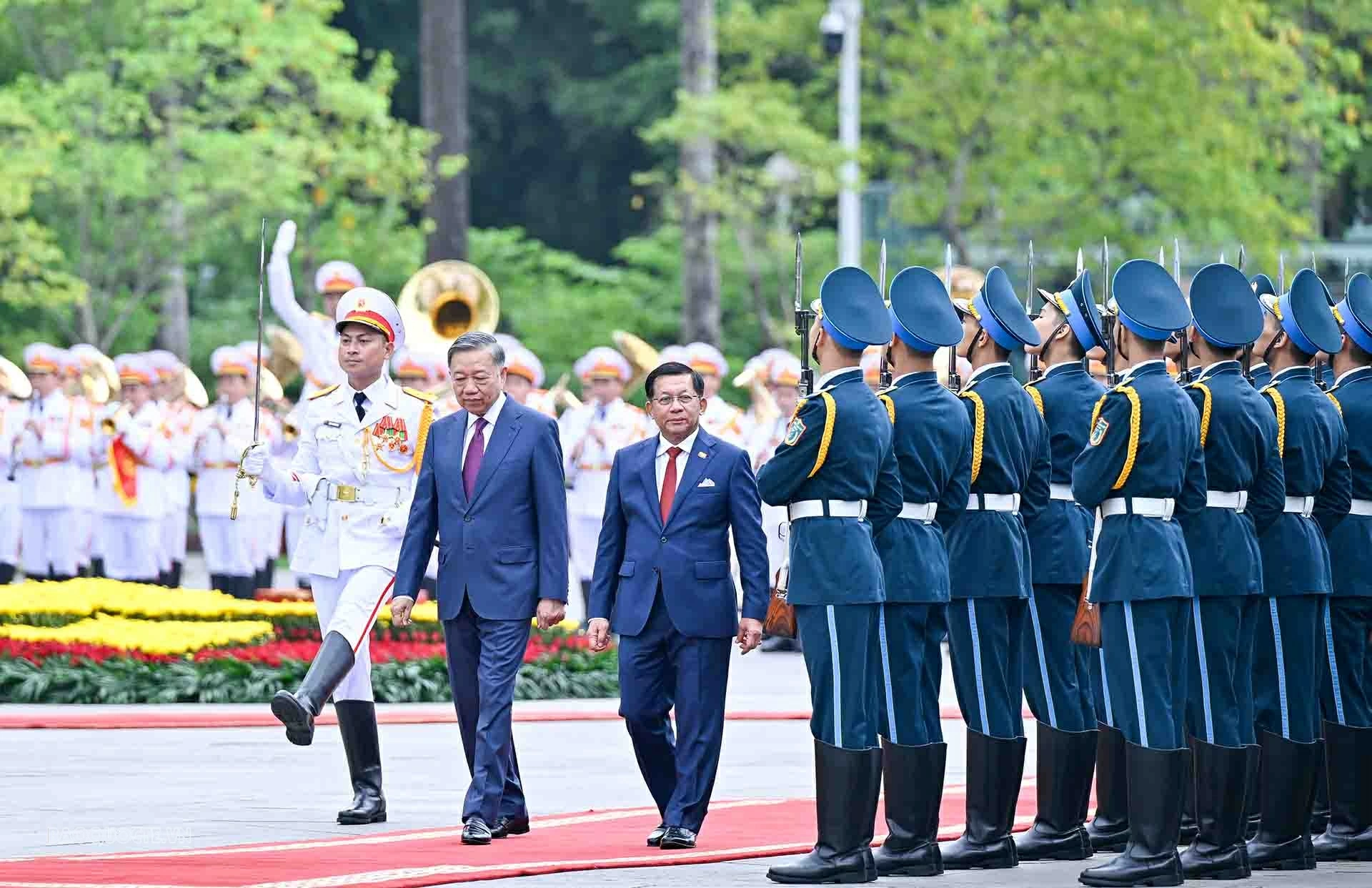 Welcome ceremony held for President of Myanmar Min Aung Hlaing and spouse in Hanoi