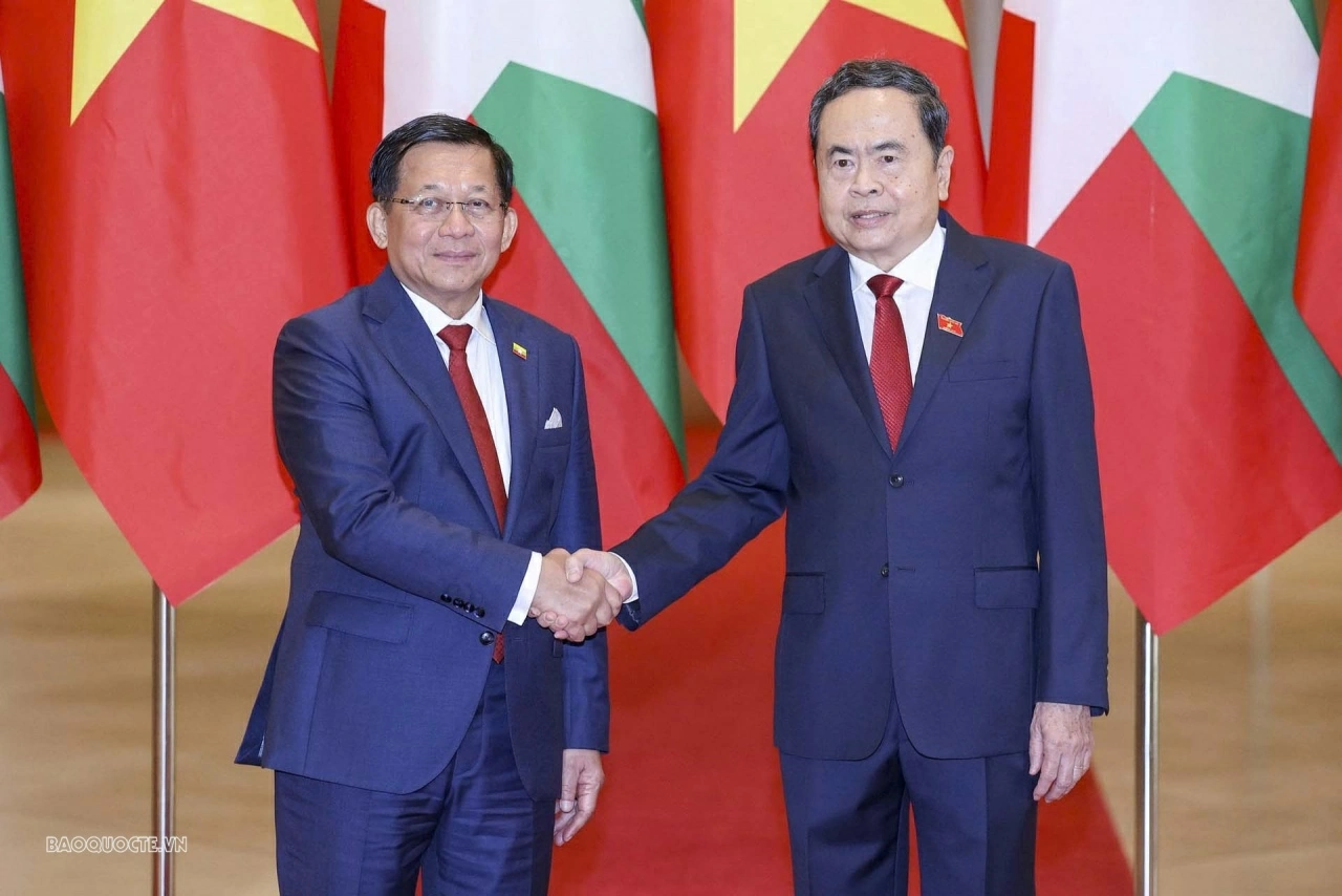 Parliamentary leader Tran Thanh Man hosts Myanmar President in Hanoi