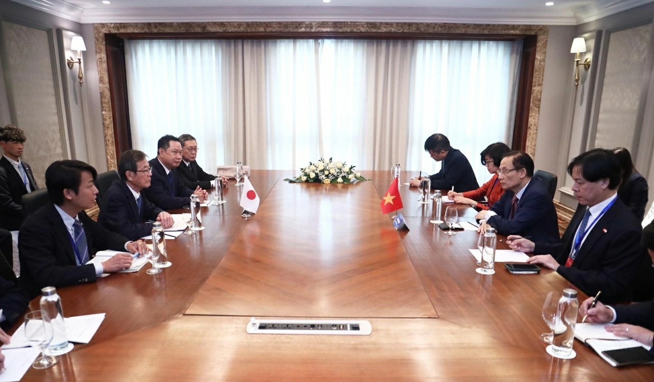 Politburo Member, Minister of Foreign Affairs Le Hoai Trung receives Japan's Special Advisor of Wakayama Prefecture