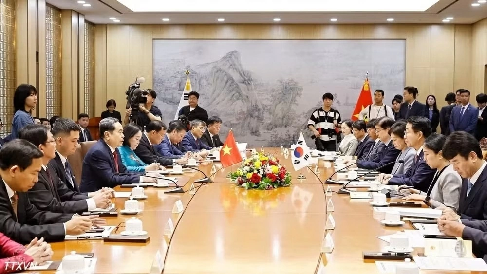 NA President Tran Thanh Man holds talks with RoK counterpart Cho Jeong Sik in Seoul