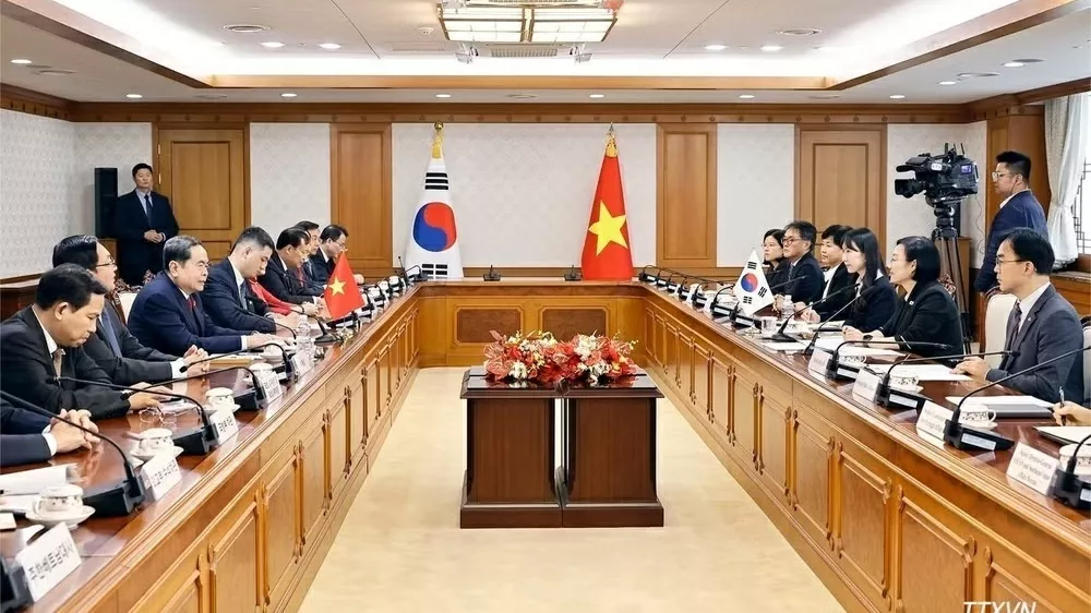 National Assembly President Tran Thanh Man meets with Korean Prime Minister Han Seong Sook in Seoul