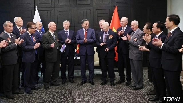 General Secretary, President To Lam meets Russian veterans, friendship association representatives