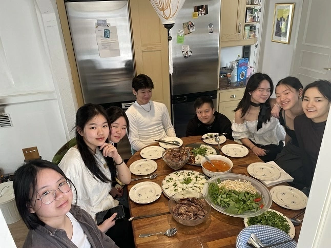 Preserving the Vietnamese language through everyday things
