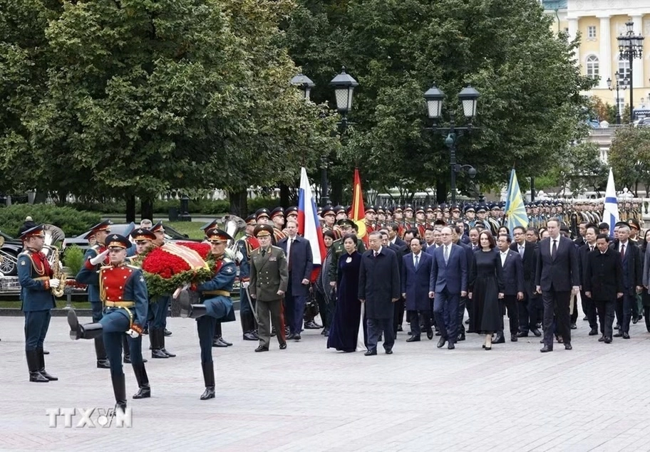 Party General Secretary, President To Lam pays tribute to President Ho Chi Minh in Moscow Party General Secretary, President To Lam pays tribute to President Ho Chi Minh in Moscow