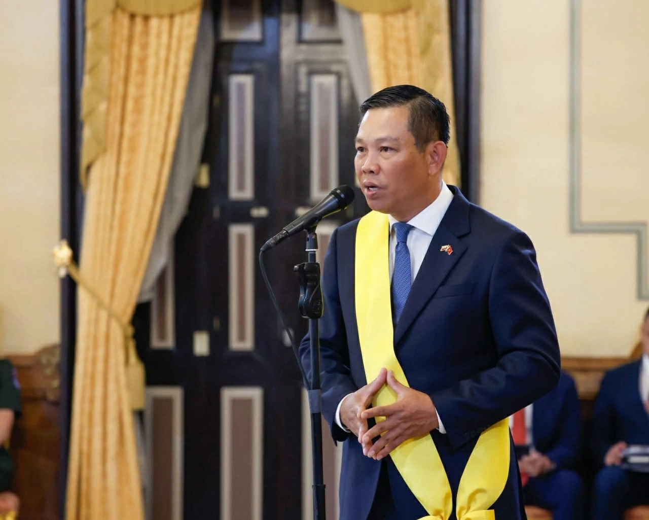 Venezuela awards First Class Francisco de Miranda Order to Ambassador Vu Trung My Venezuela awards First Class Francisco de Miranda Order to Ambassador Vu Trung My