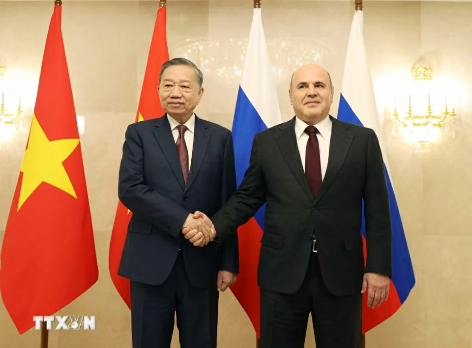 General Secretary, President To Lam and Russian Prime Minister Mikhail Mishustin agree to strengthen trade cooperation