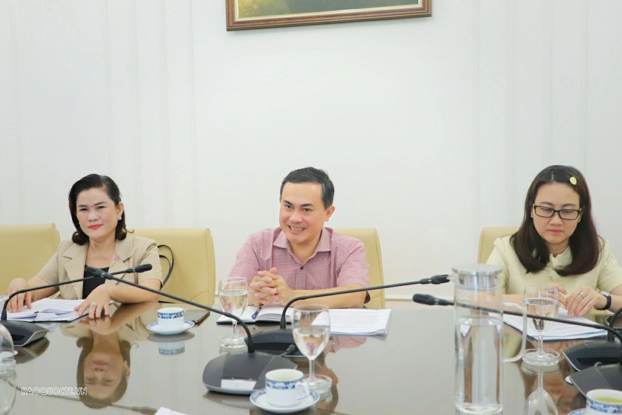 Deputy FM Ngo Le Van receives Vice Chairman of Dong Nai Provincial People's Committee Le Truong Son