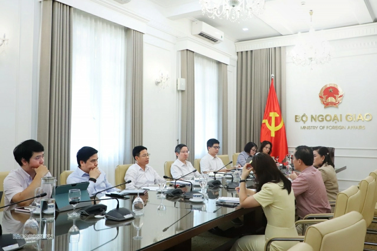 Deputy FM Ngo Le Van receives Vice Chairman of Dong Nai Provincial People's Committee Le Truong Son