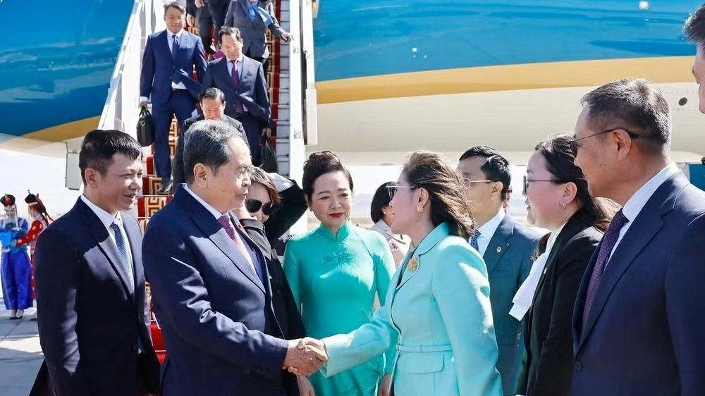 National Assembly President Tran Thanh Man begins official visit to Mongolia