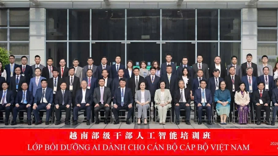 Vietnamese delegation conducts research and survey on digital transformation and artificial intelligence in China's Guangxi