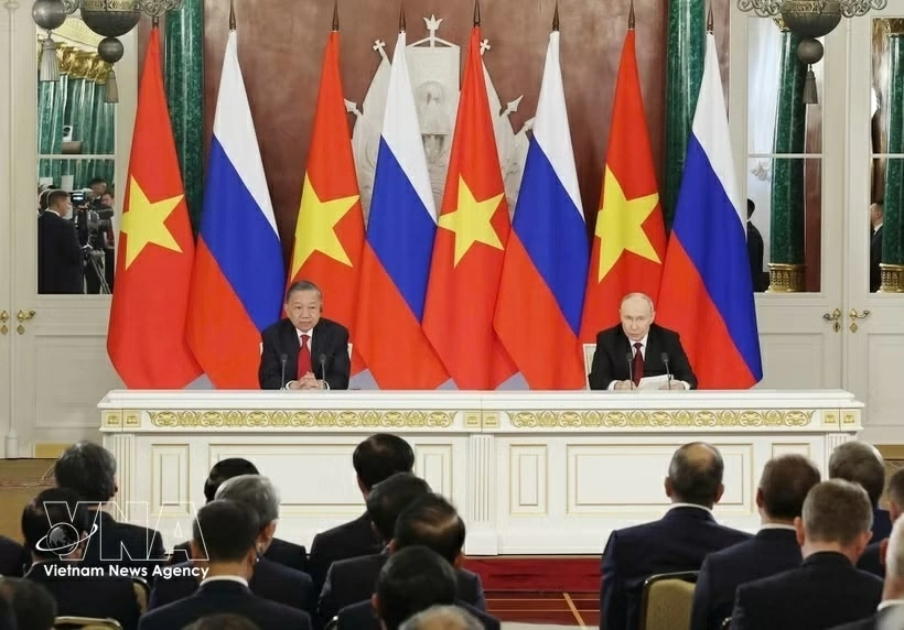 Vietnam–Russia partnership achieves substantive, comprehensive progress: Leaders say at joint press conference