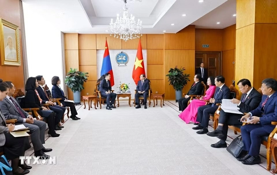 NA President Tran Thanh Man meets Mongolian Prime Minister Nyam-Osor Uchral in Ulaanbaatar