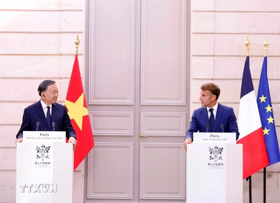 Tổng Bí thư, Chủ tịch nước Tô Lâm và Tổng thống Pháp Emmanuel Macron gặp gỡ báo chí. (Nguồn: TTXVN)