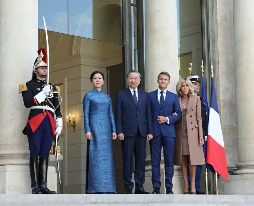 Welcome ceremony held for General Secretary, President To Lam in France