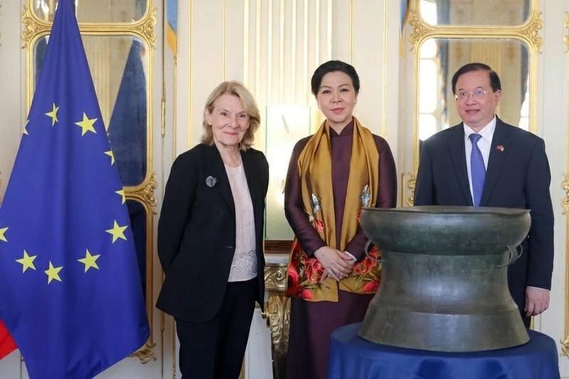 France returns over 2,000-year-old Dong Son Bronze Drum to Vietnam
