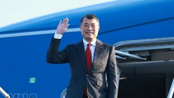 Prime Minister Le Minh Hung leaves Hanoi for 18th BRICS Summit in India