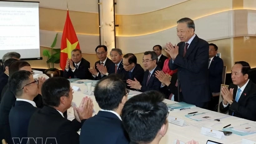Party General Secretary, President To Lam receives Vietnamese technology experts in France