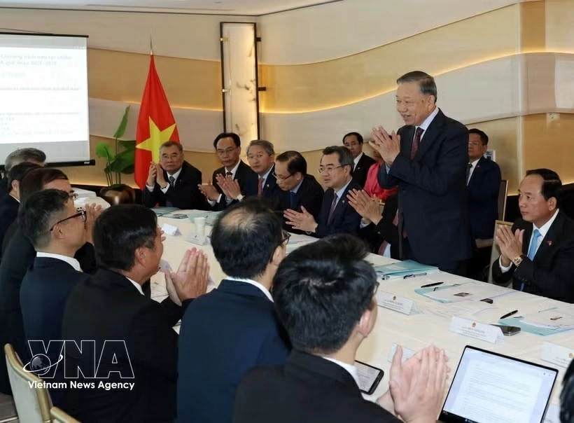 Party General Secretary, President To Lam receives Vietnamese technology experts in France Party General Secretary, President To Lam receives Vietnamese technology experts in France