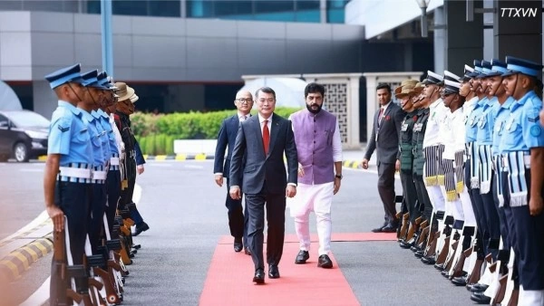 Prime Minister Le Minh Hung arrives in New Delhi, beginning trip for BRICS Summit, bilateral activities in India