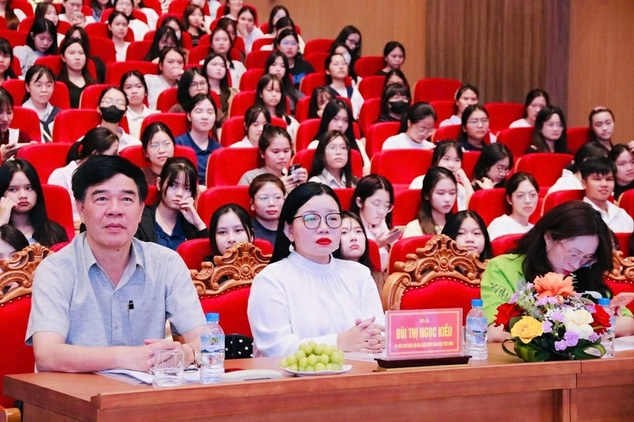 Enhancing health care knowledge for youth through daily choices