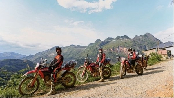 Vietnam Motorcycle Tours: Discovering the Soul of the S-Shaped Land on Two Wheels