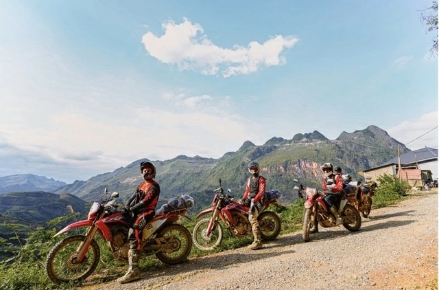 Vietnam Motorcycle Tours: Discovering the Soul of the S-Shaped Land on Two Wheels