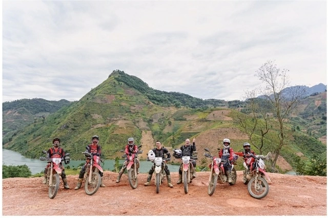 Vietnam Motorcycle Tours: Discovering the Soul of the S-Shaped Land on Two Wheels