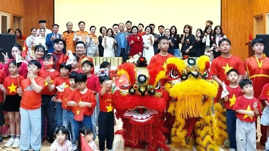 Celebrating Mid-Autumn Festival – Strengthening the Vietnamese community in RoK's Incheon