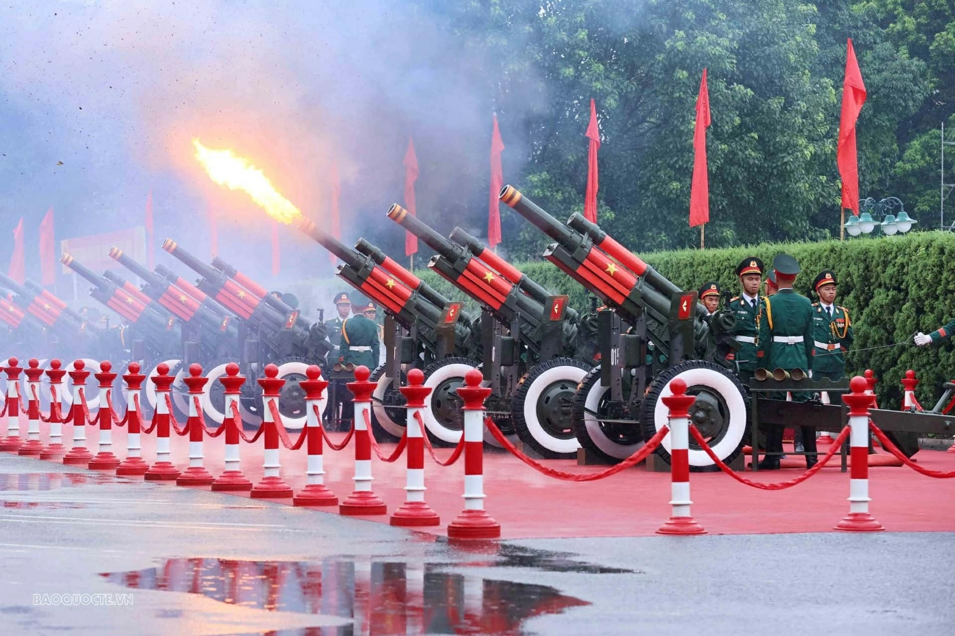 Party General Secretary, President To Lam hosts welcome ceremony for King and Queen of Thailand in Hanoi