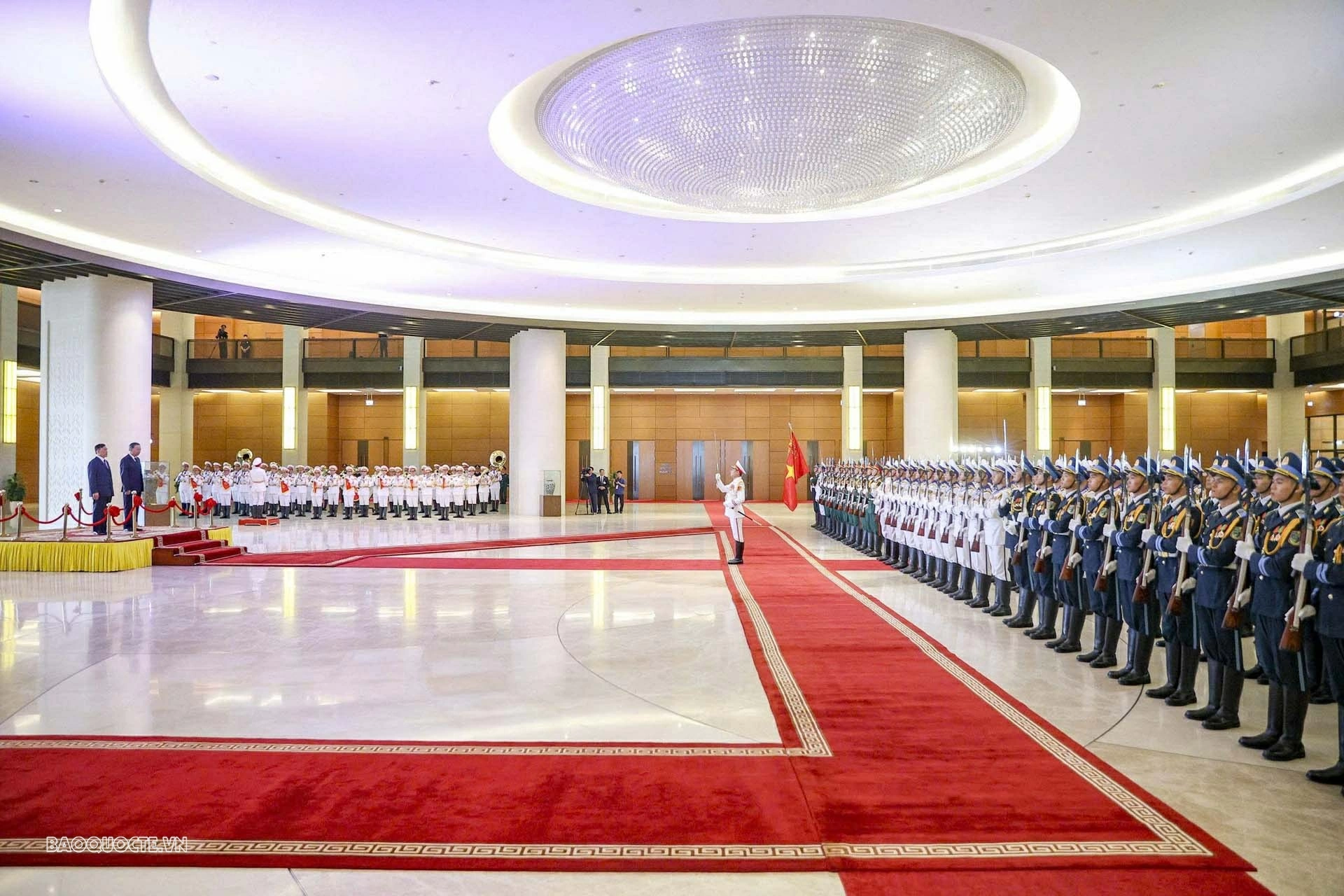 Party General Secretary, President To Lam hosts welcome ceremony for King and Queen of Thailand in Hanoi