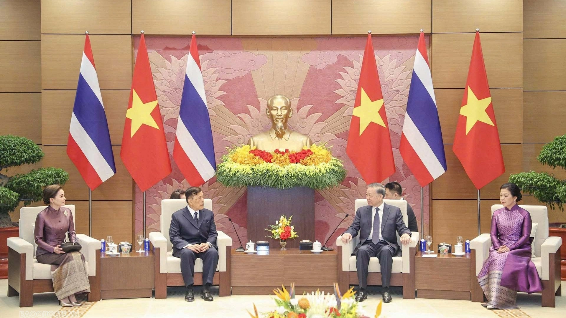 Party General Secretary, President To Lam hosts welcome ceremony for King and Queen of Thailand in Hanoi
