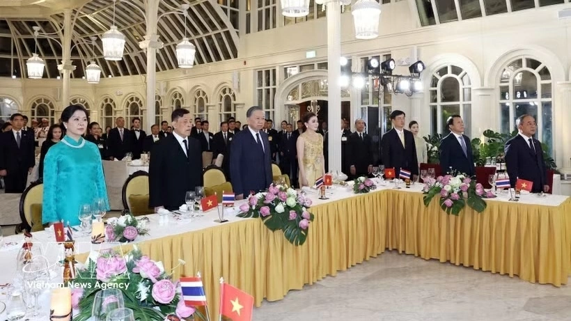 Party General Secretary, President To Lam hosts banquet for King and Queen of Thailand