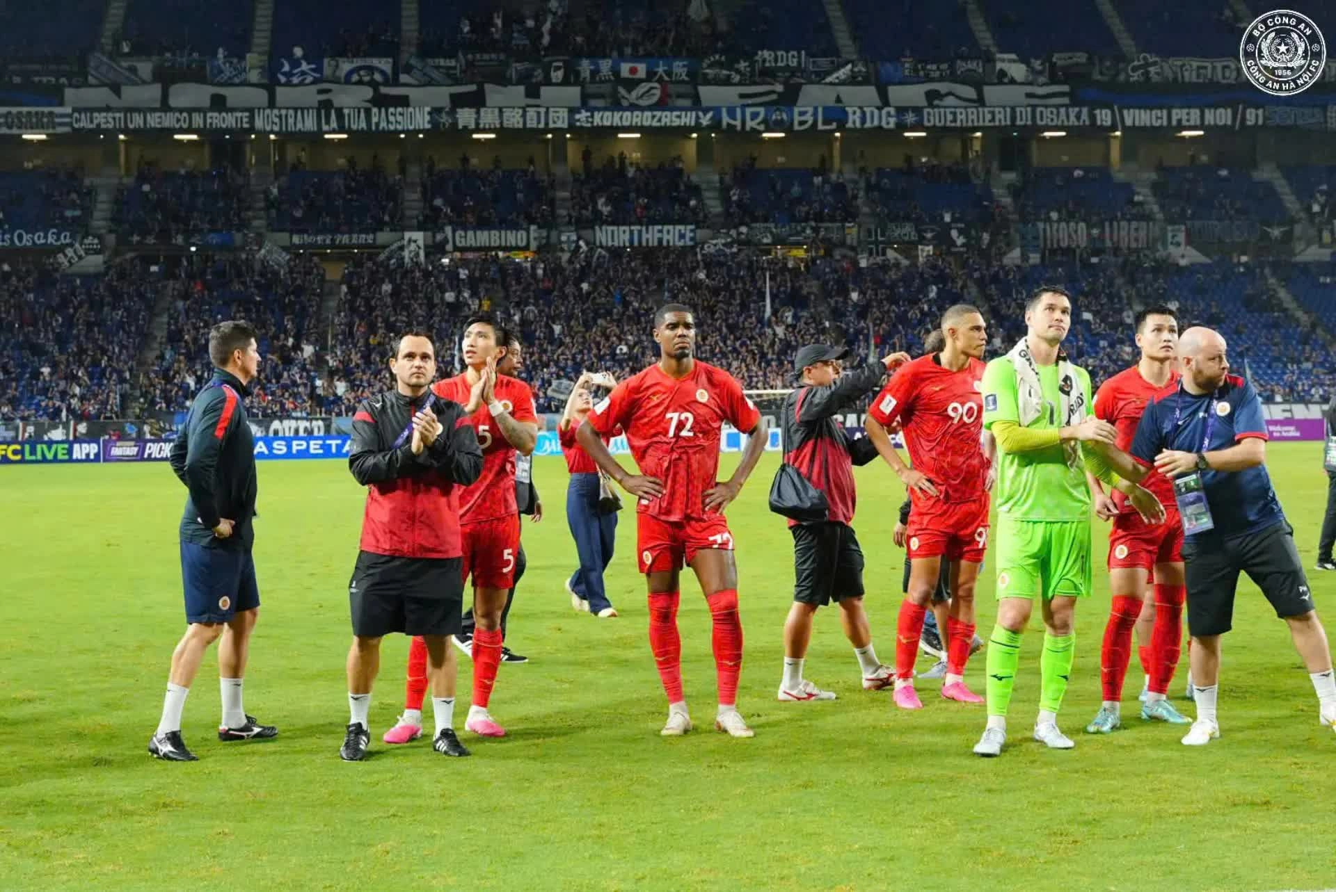 Over 5,000 Vietnamese fans in Osaka brave the rain to support Hanoi Police FC