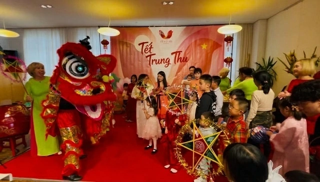 Mid-Autumn Festival in Germany: Preserving Vietnamese language for the younger generation