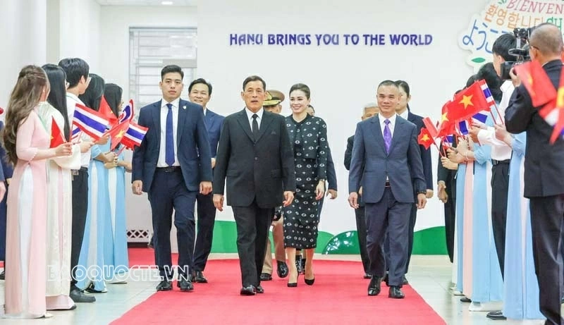 Thai King and Queen visit Hanoi University Thai King and Queen visit Hanoi University