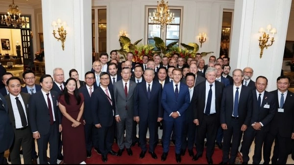 Gemadept Corporation participates in the High-Level Leadership Forum and leads the Vietnam-France corporations