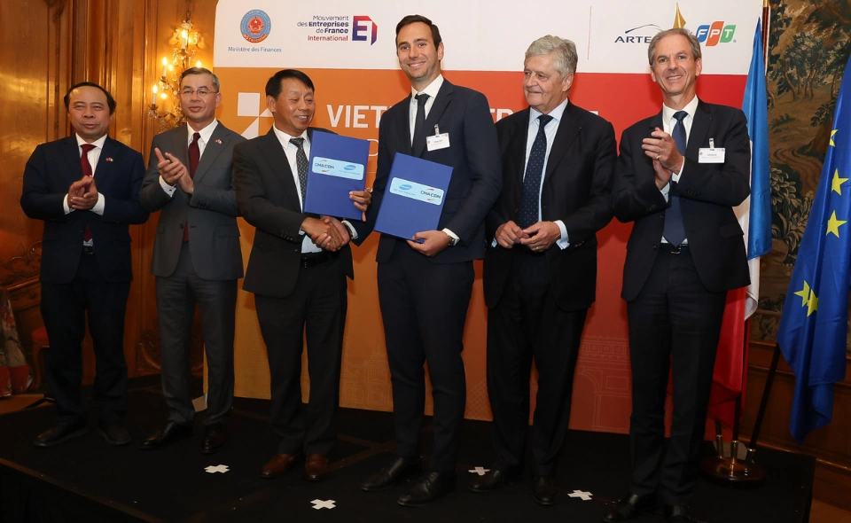 Gemadept Corporation participates in the High-Level Leadership Forum and leads the Vietnam-France corporations