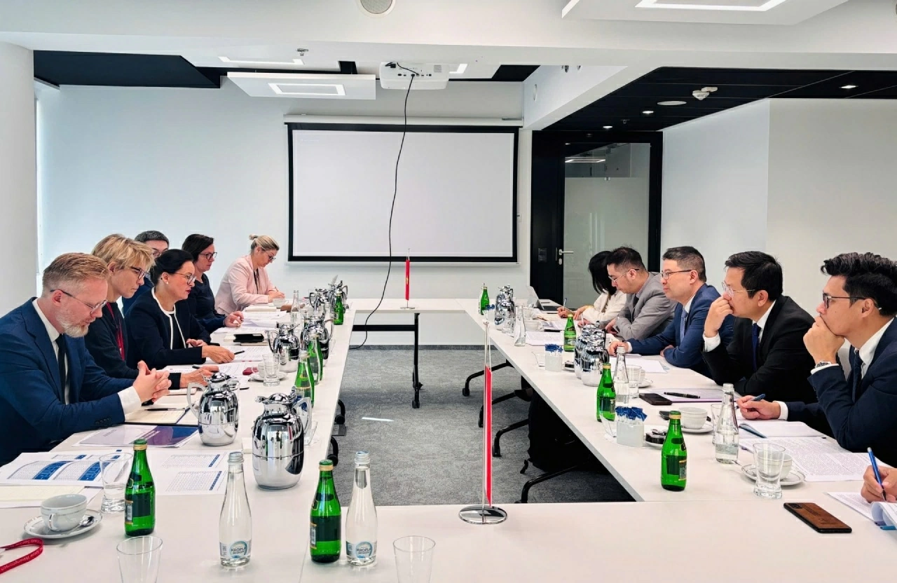 Vietnam-Poland conduct first Consular Consultation in Warsaw Vietnam-Poland conduct first Consular Consultation in Warsaw