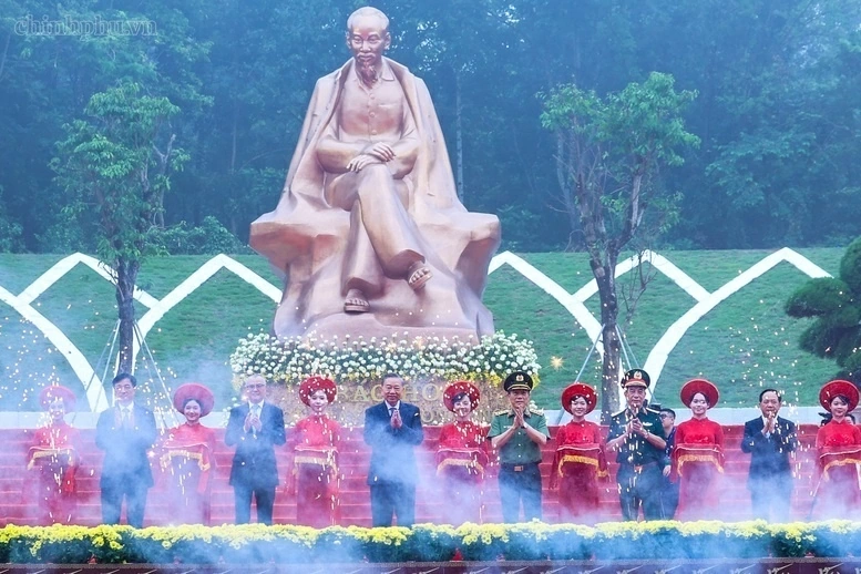 General Secretary, President To Lam attends ceremony marking 72 years since President Ho Chi Minh’s visit to Hung Kings Temple General Secretary, President To Lam attends ceremony marking 72 years since President Ho Chi Minh’s visit to Hung Kings Temple
