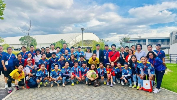 Vietnamese Consulate General in Osaka (Japan) and Kansai Community meet and encourage Vietnam National Women's Football Team