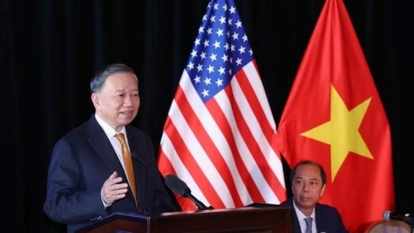 General Secretary, President To Lam meets Vietnamese experts and intellectuals in US