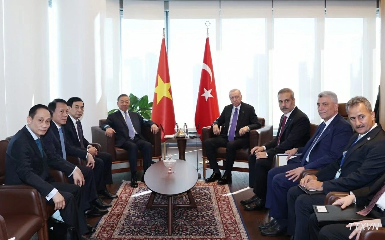 General Secretary, President To Lam meets with Turkish President on UNGA 81 sidelines