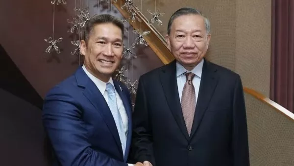 General Secretary, President To Lam receives Acting US Secretary of the Navy in New York