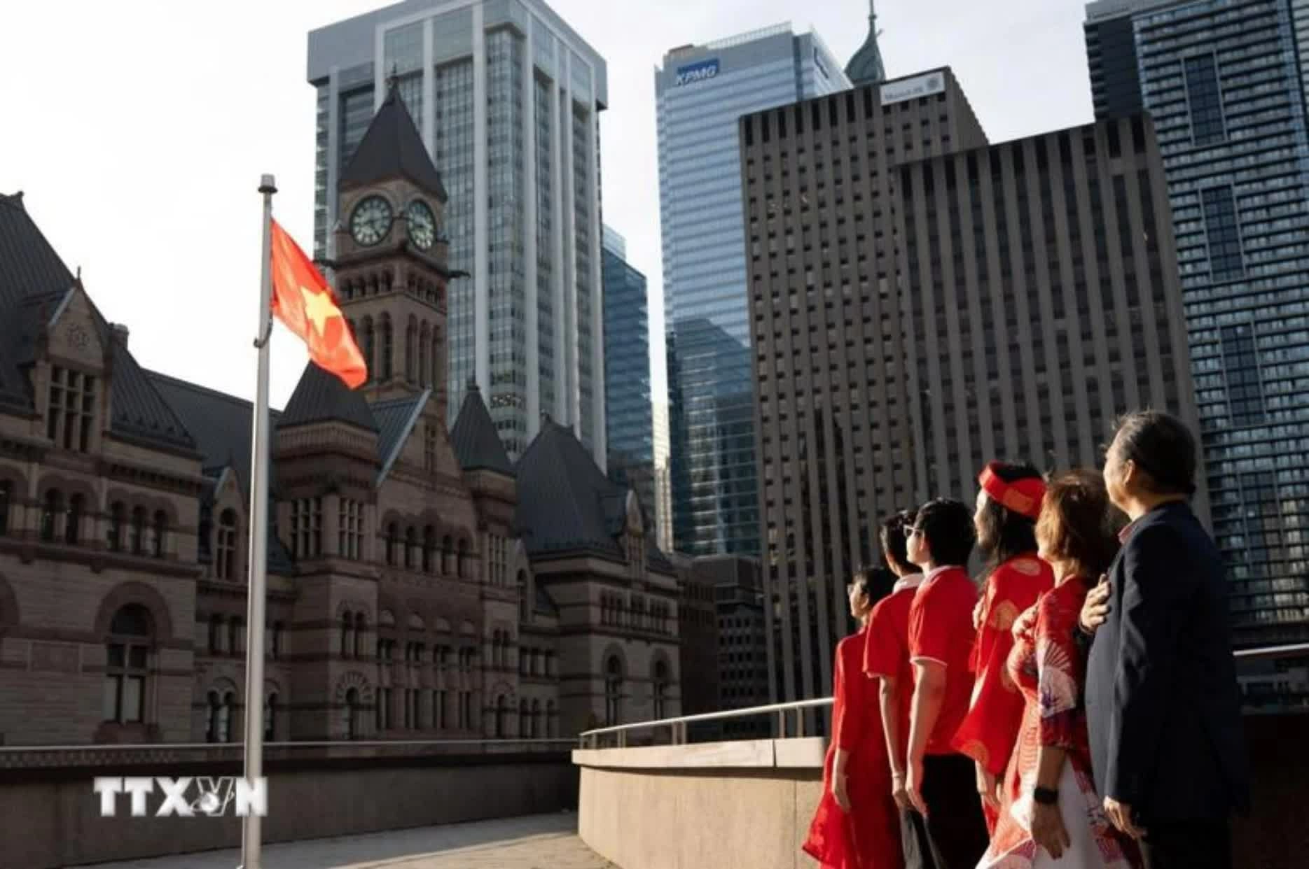 Nurturing strong bonds with Vietnam among Vietnamese in the Land of the Maple Leaf Nurturing strong bonds with Vietnam among Vietnamese in the Land of the Maple Leaf