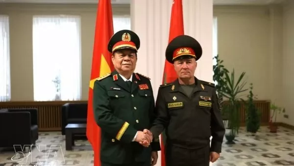 Vietnam, Belarus strengthen exchange of experience in military political education