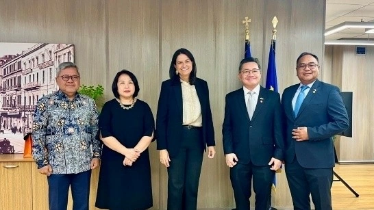 Đại sứ Việt Nam cùng các Đại sứ ASEAN tại Athens gặp và làm việc với Bộ trưởng Lao động Hy Lạp
